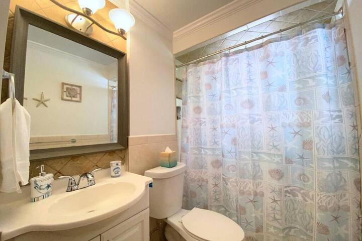 Cheerfull 4 / bed/ 3 Bath / pool / best Location