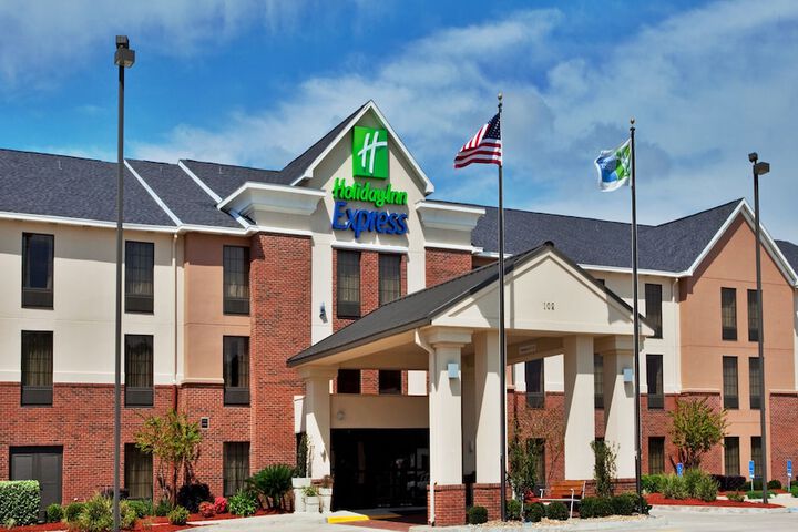 Holiday Inn Express & Suites Sulphur (Lake Charles) by IHG