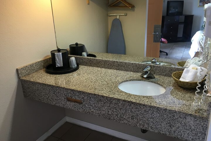 Room 3 of 11