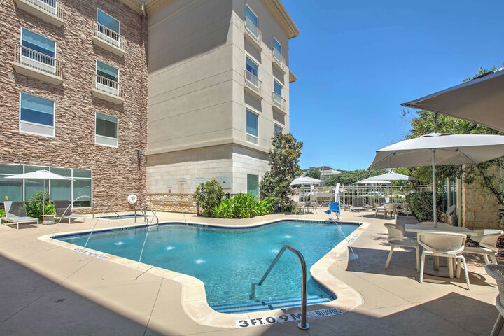 Hilton Garden Inn Dallas / Arlington