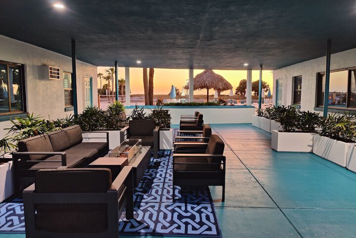 Hotel Exterior 104 of 117