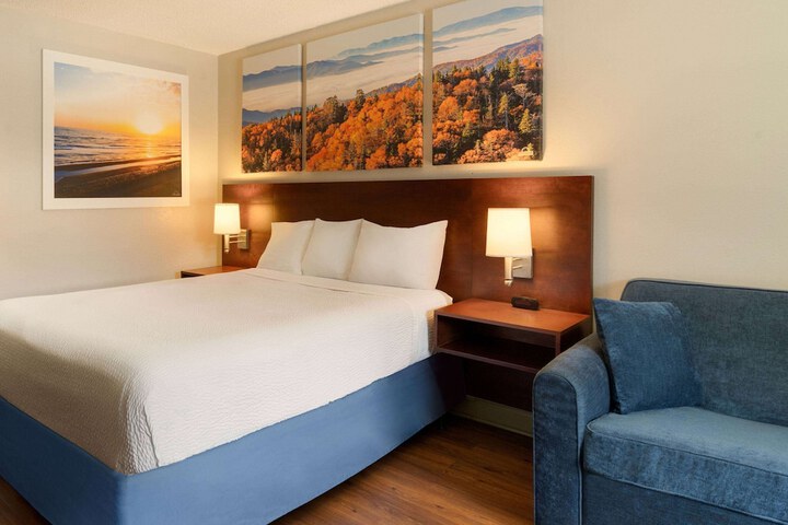Days Inn by Wyndham Dillon