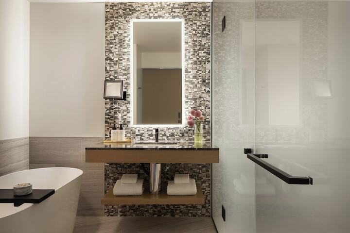 InterContinental Seattle Bellevue by IHG