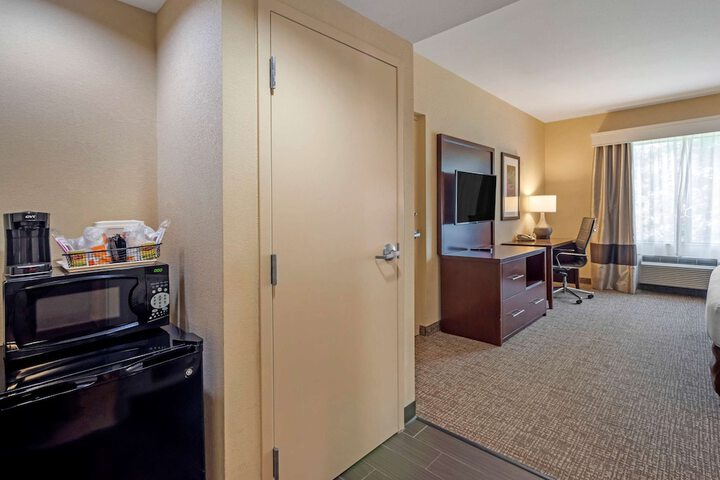 Room 49 of 95