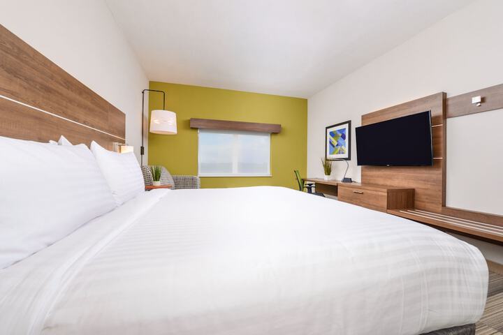 Room 35 of 106