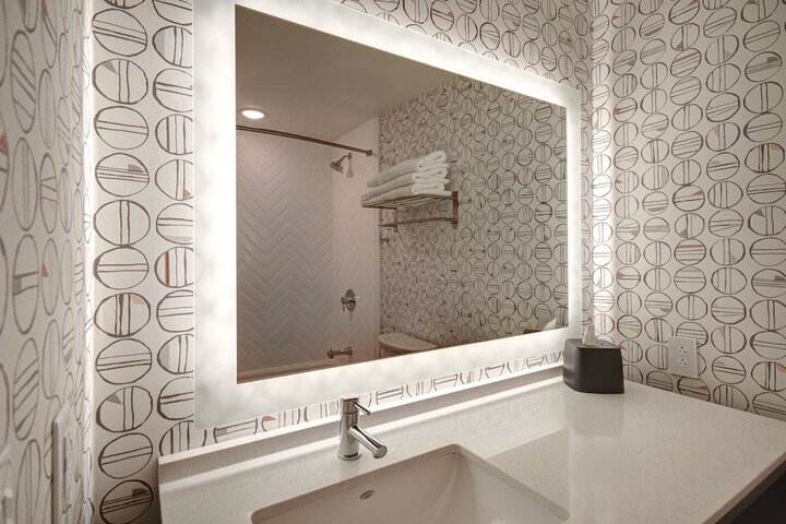 Holiday Inn Erie by IHG
