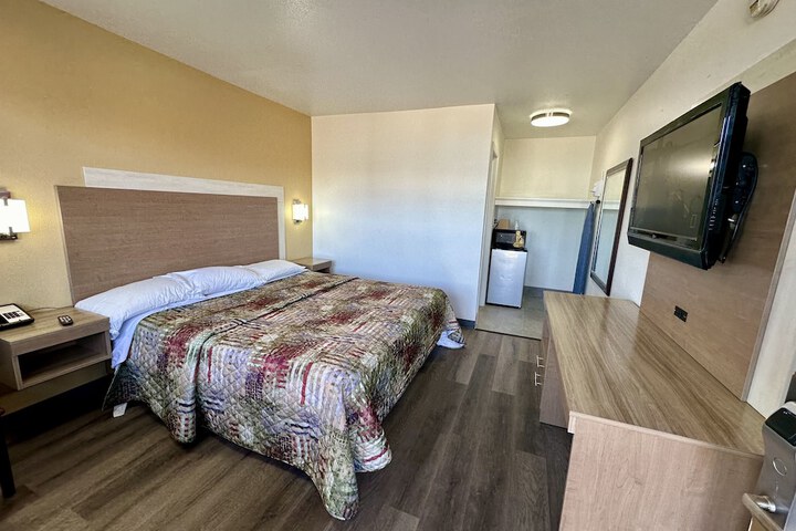Room 12 of 20