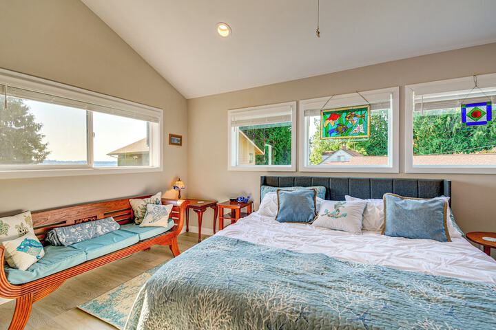 Bremerton Studio w / Bay View: Beach Access!
