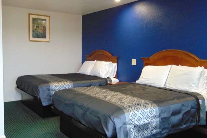 Corcoran Country Inn