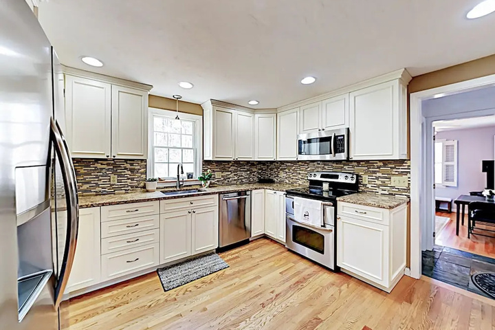 Quiet Family - 4 Br Home