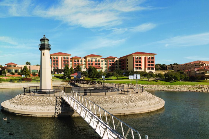 Hilton Dallas / Rockwall Lakefront