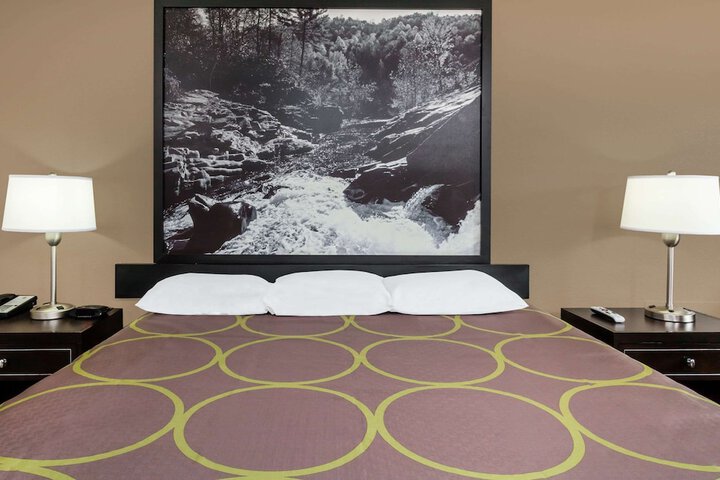 Super 8 by Wyndham Monteagle TN