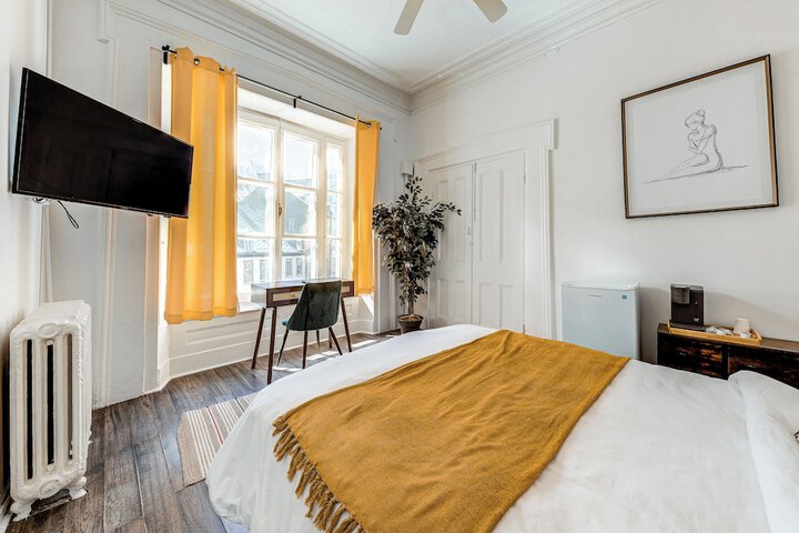 Room 75 of 143