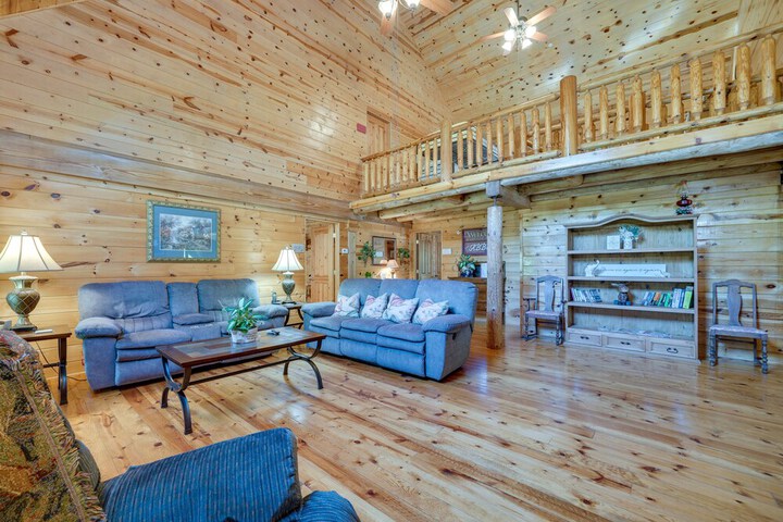 Secluded Broken Bow Cabin w / Fire Pit and Deck!