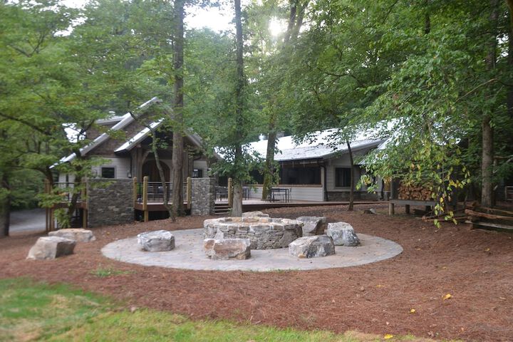 Dancing Bear Lodge