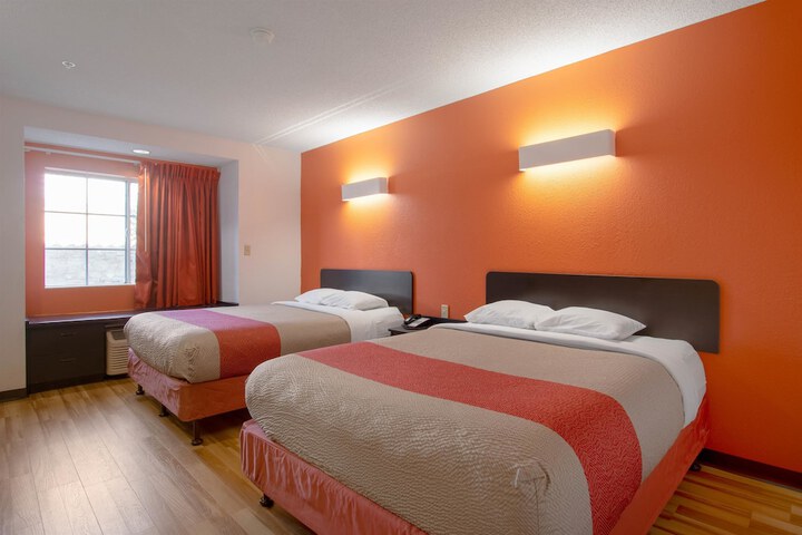 Room 13 of 30