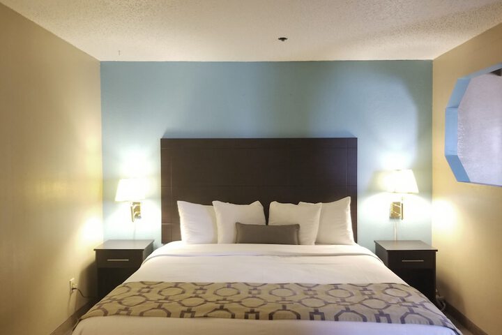Room 12 of 25
