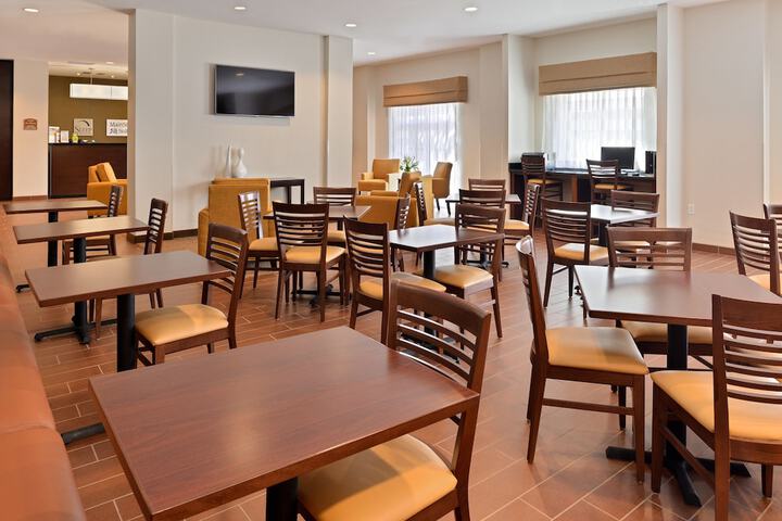 Sleep Inn & Suites Meridian - Bonita Lakes