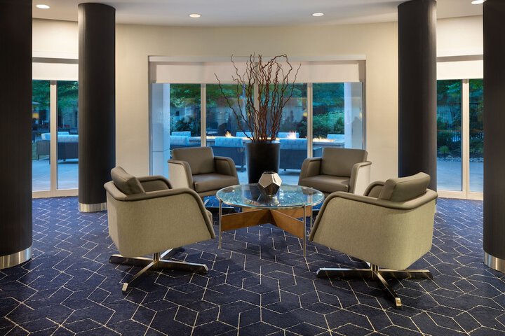 Courtyard by Marriott Edison Woodbridge