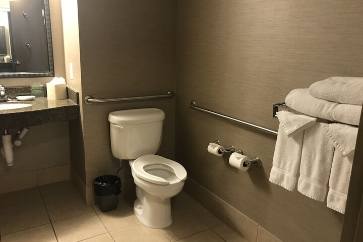 Room 27 of 47