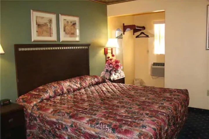 Plaza Travel Inn