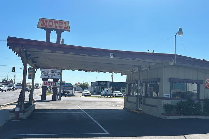 Oregon Trail Motel