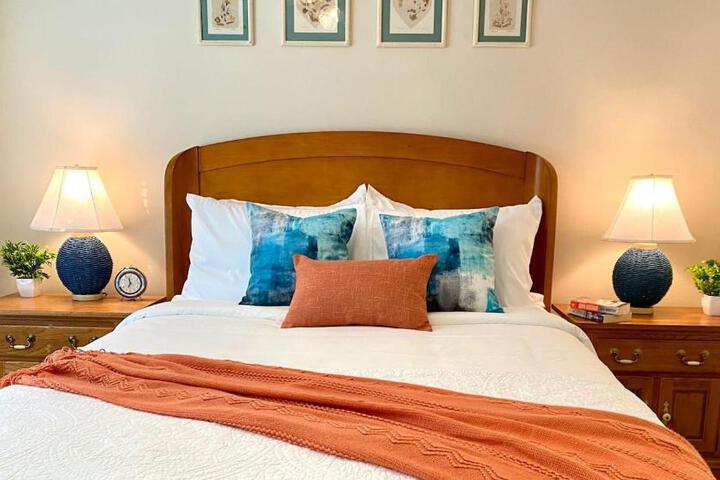 Spacious & comfy home in ultra-convenient location 2025 Traveller Award Winner