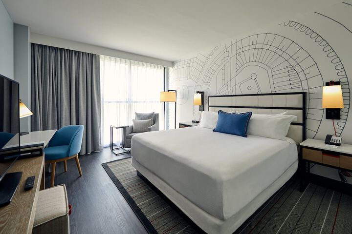 Room 10 of 38