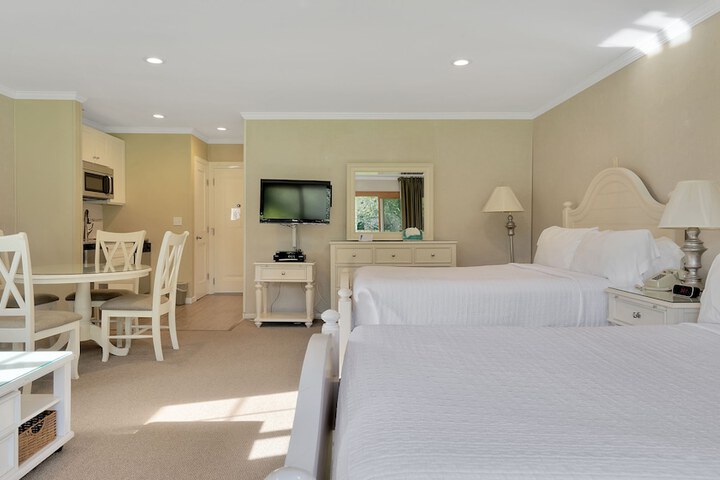Room 52 of 184