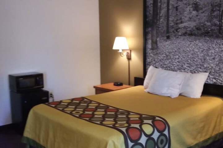 Room 10 of 39
