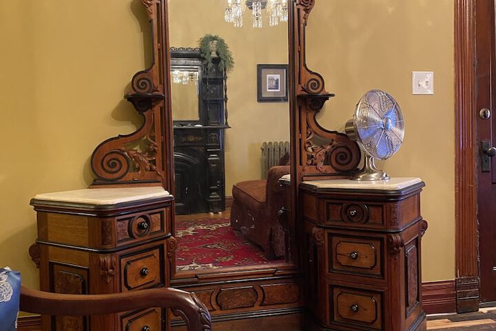 Vineyard Mansion & Carriage House Bed & Breakfast
