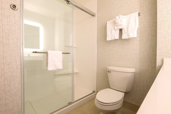 Room 14 of 26