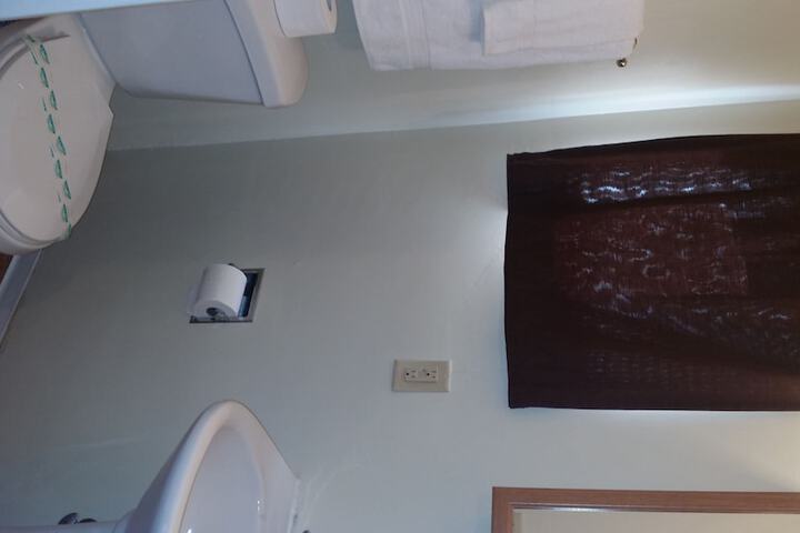 Room 12 of 36