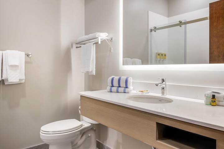Best Western Plus Bridgewater Hotel & Convention Centre