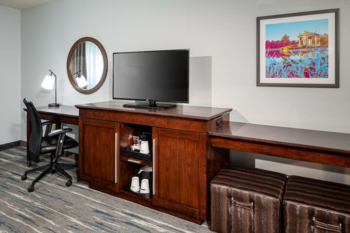 Room 17 of 36
