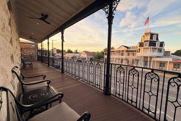 Emigrant Boutique Hotel