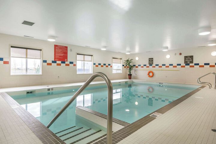 Comfort Inn & Suites Edmonton International Airport