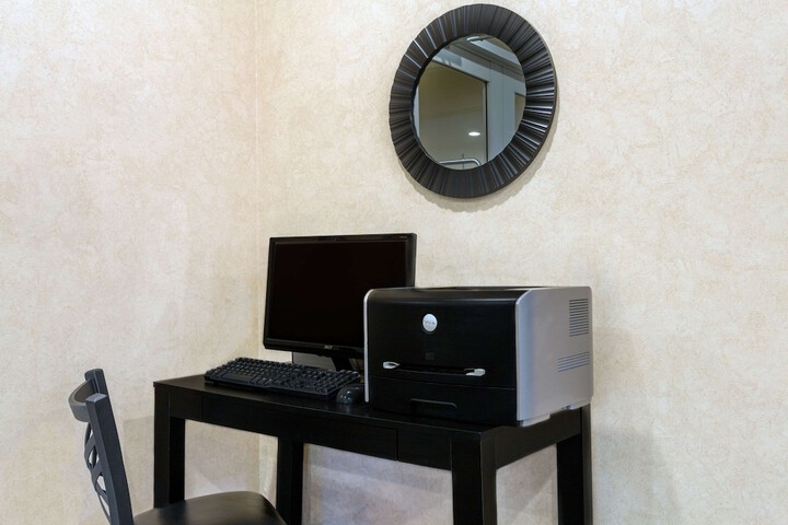 Business Center 25 of 25