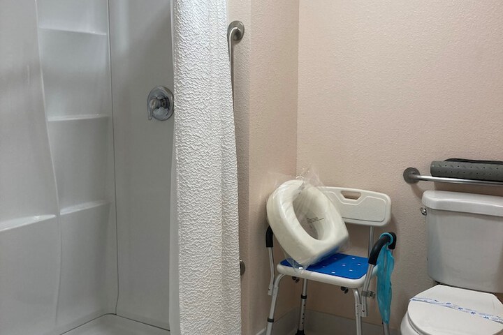 Room 66 of 125