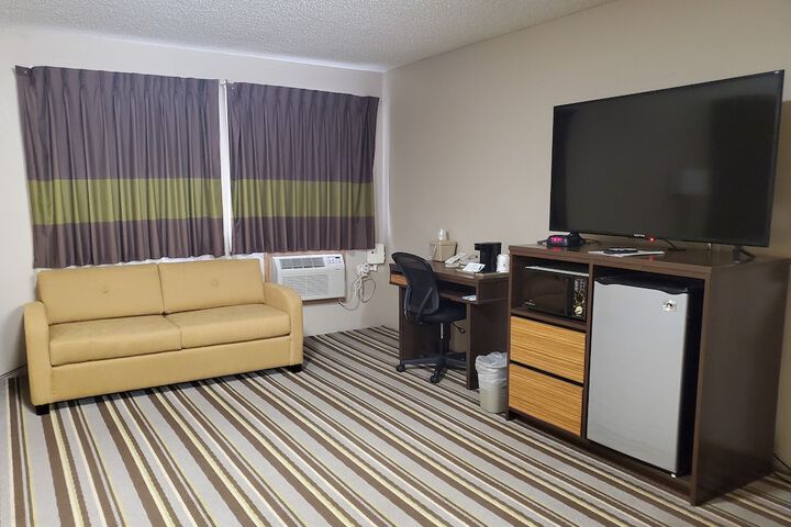 Room 35 of 38