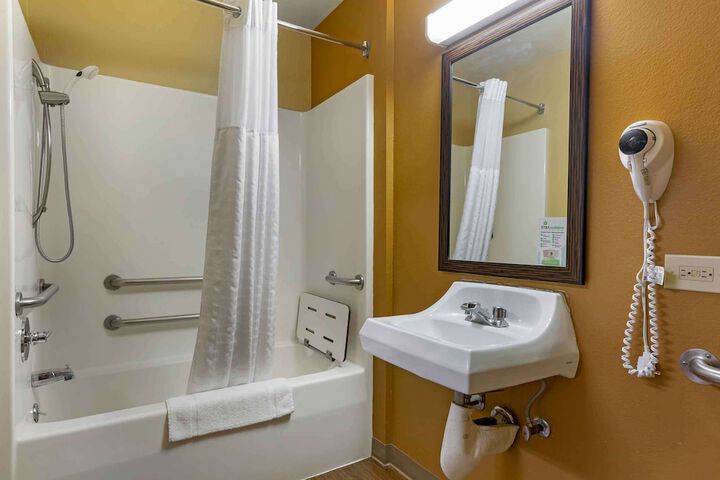 Extended Stay America Select Suites Hartford Manchester