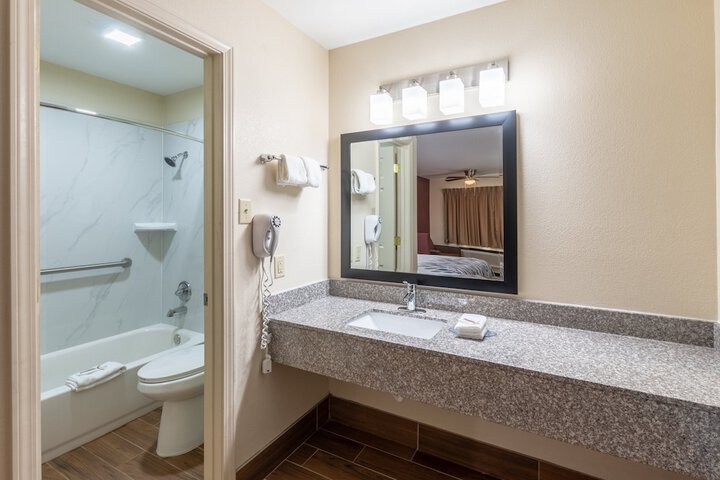 Red Roof Inn Buffalo TX