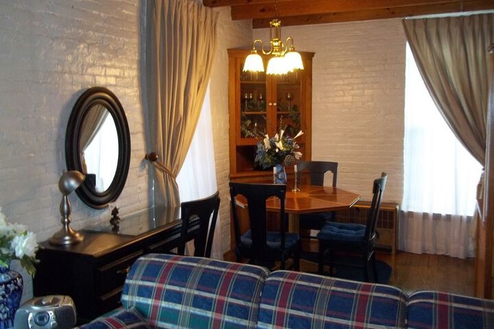 THE RIVERS EDGE EXECUTIVE SUITES