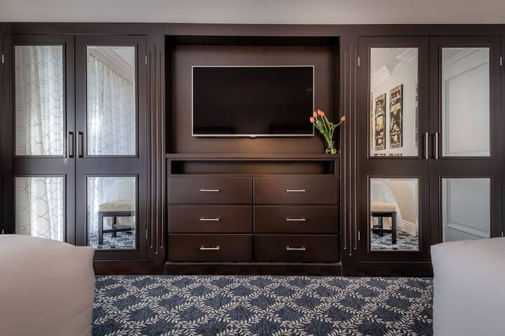 Room 17 of 44