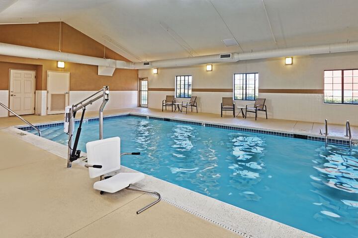 Staybridge Suites Chicago - Glenview by IHG