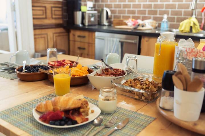 Breakfast/Coffee Service 60 of 69