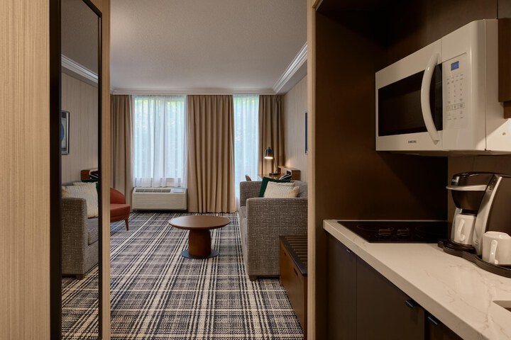DoubleTree by Hilton North Vancouver