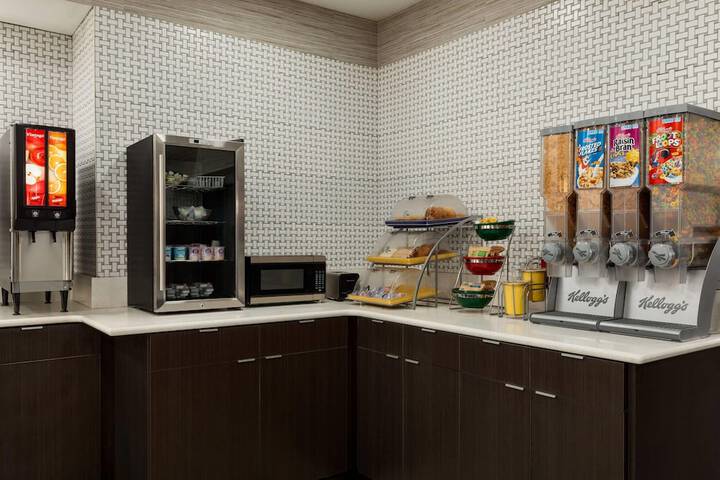 Days Inn & Suites by Wyndham Prattville-Montgomery