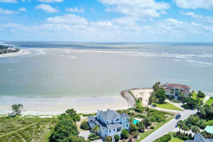 Haven by Avantstay Luxury Beachfront Home w / Pool & Gorgeous Patios