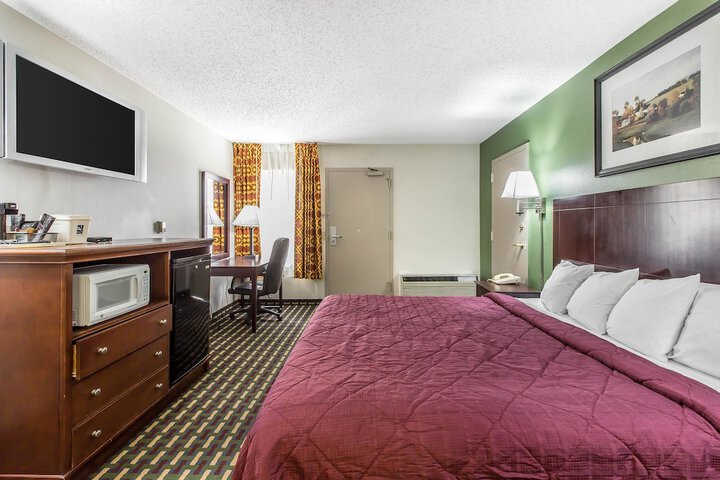 Room 21 of 28